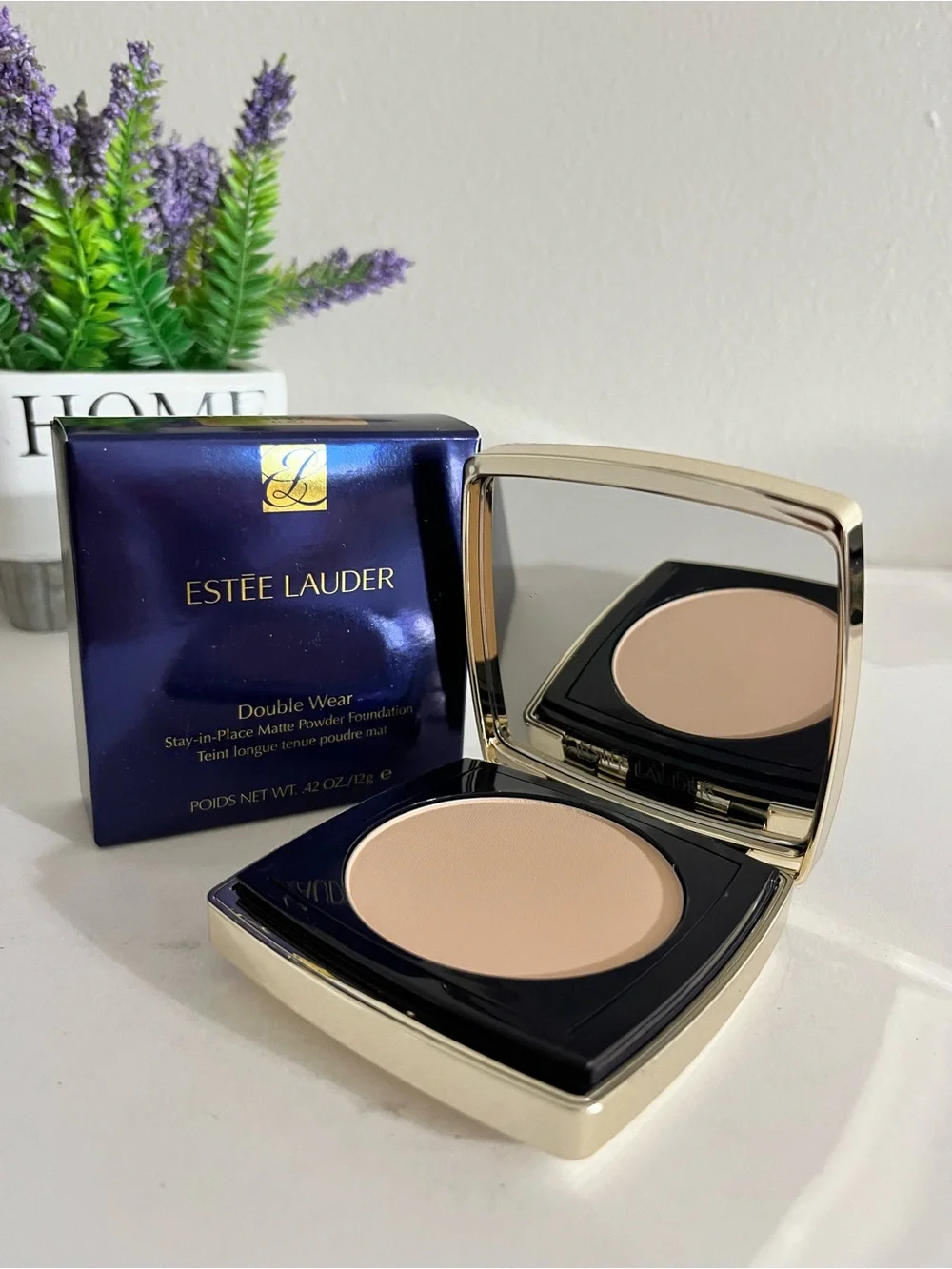1N2 Ecru~ Estée Lauder Double Wear Stay-in-Place Matte Powder Foundation, 12 g